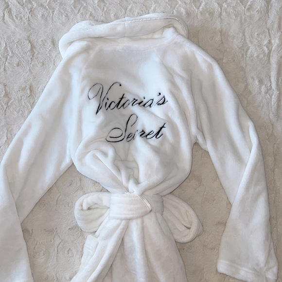 Victoria's Secret Other - NWOT Victoria’s Secret Robe
